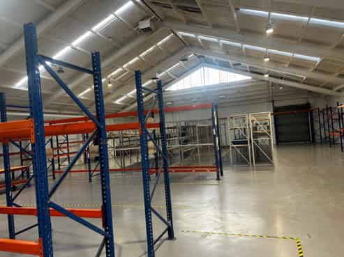 Versatile warehouse and office – Sydenham