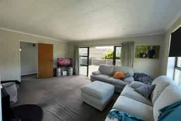 79 Riversdale Drive, Merrilands