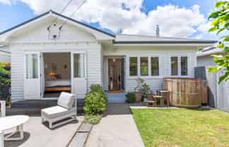 25 Premier Avenue, Point Chevalier