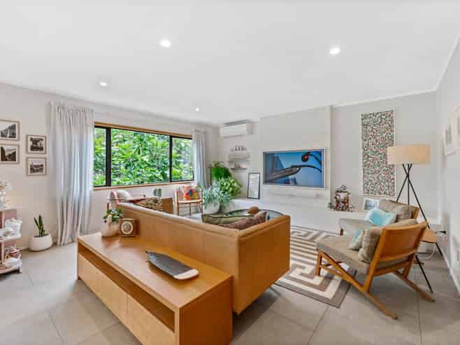 892 Beach Road, Waiake