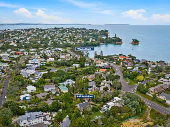 892 Beach Road, Waiake