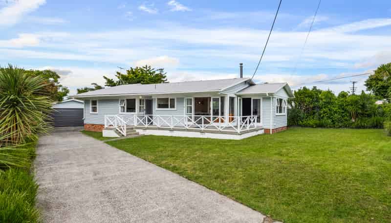 85 Tiroroa Avenue, Te Atatu South