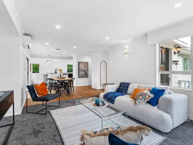 8 Airey Place, Torbay