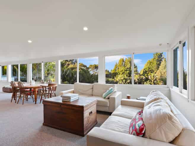 867 West Coast Road, Oratia