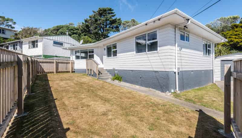 12 Griffiths Grove, Newlands