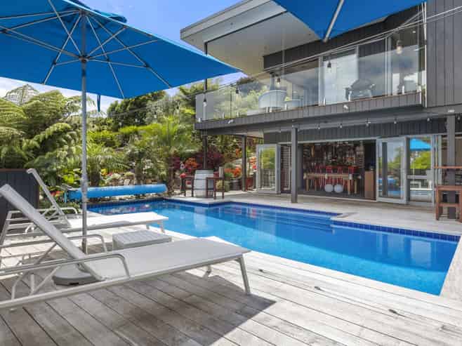 7-9 Woollams Road, Onetangi