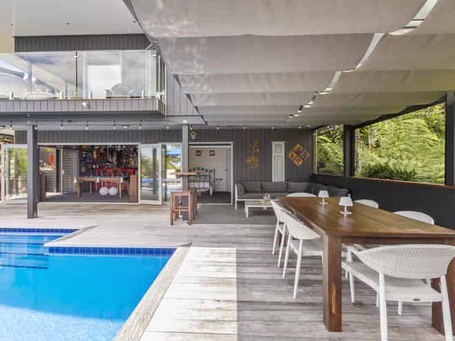 7-9 Woollams Road, Onetangi