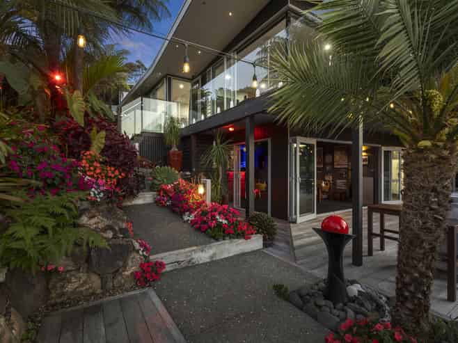 7-9 Woollams Road, Onetangi