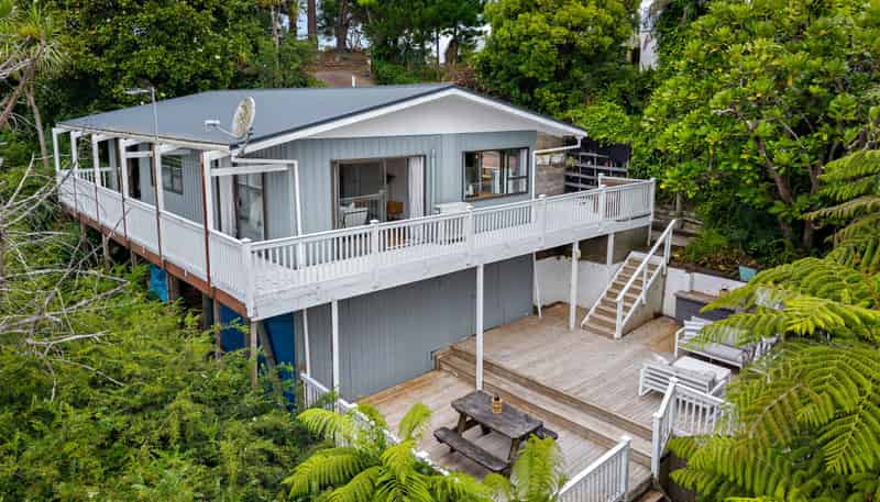 990 East Coast Road, Torbay