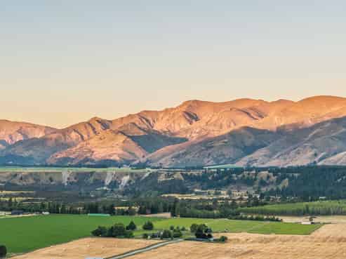 25 Lake McKay Drive, Luggate