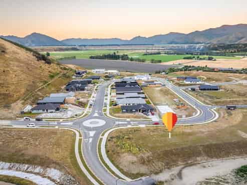 25 Lake McKay Drive, Luggate