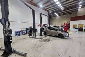 AUTOMOTIVE SERVICE & REPAIR BUSINESS - HAMILTON