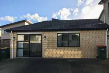 4 Manning Rise, Flat Bush