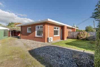 6 Te Rauparaha Street, Otaki