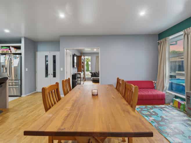 8 St Monica Lane, Woolston