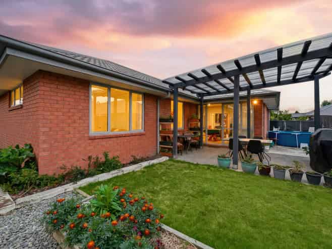 8 St Monica Lane, Woolston