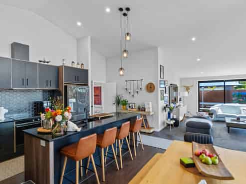 7 Phoenix Palms Grove, LEVIN