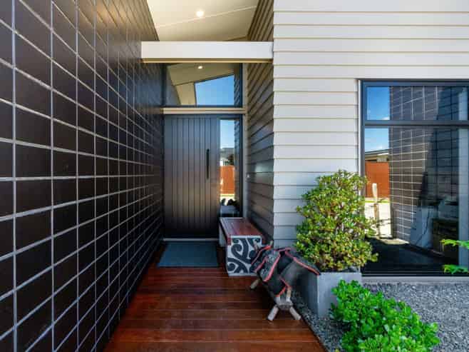 7 Phoenix Palms Grove, LEVIN