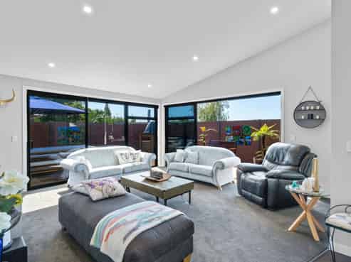 7 Phoenix Palms Grove, LEVIN