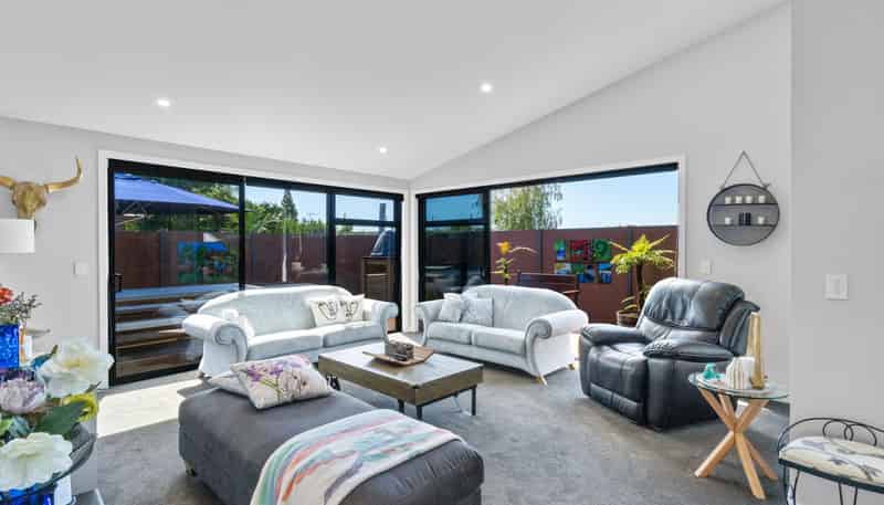 7 Phoenix Palms Grove, LEVIN
