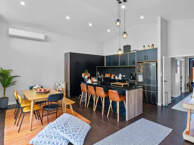 7 Phoenix Palms Grove, LEVIN