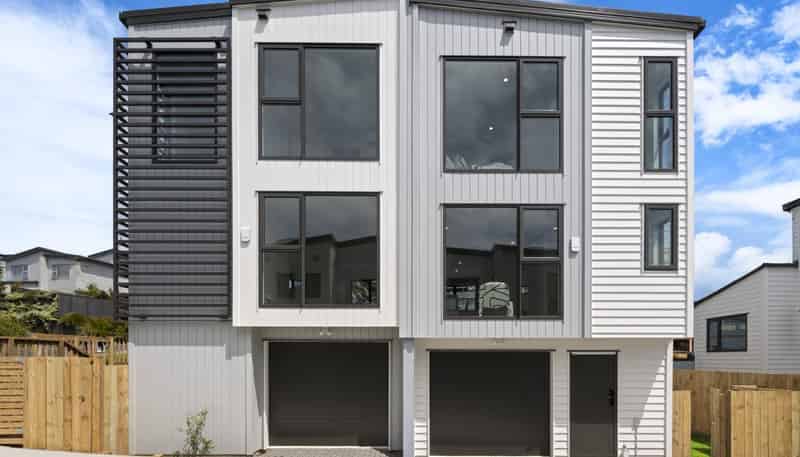 2/1088 Beach Road, Torbay