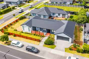 19 Len Ireland Drive, Huapai