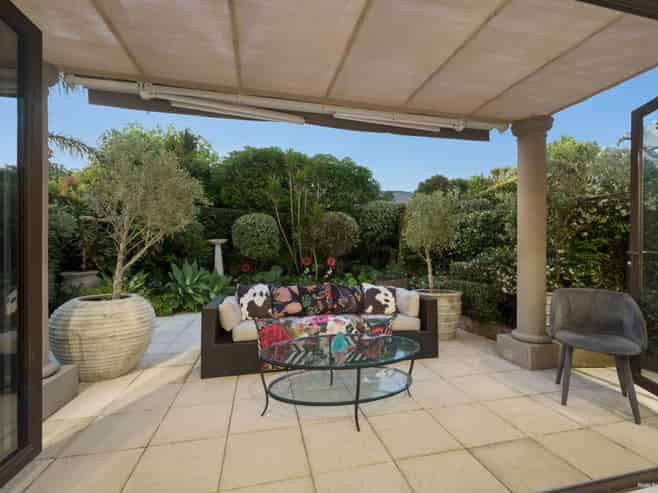 96 Naples Way, Albany