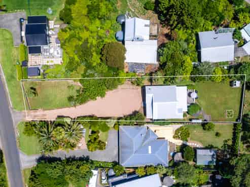 5 Waiata Road, Onetangi