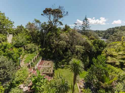 42 Tizard Road, Birkenhead