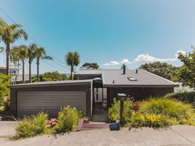 42 Tizard Road, Birkenhead