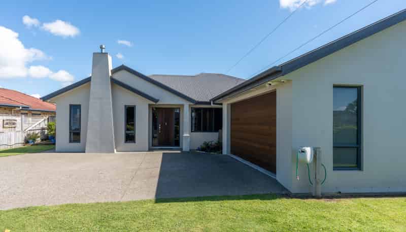 49 Stoneleigh Drive, Chartwell