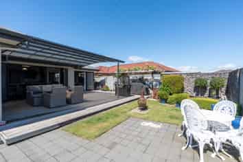 49 Stoneleigh Drive, Chartwell