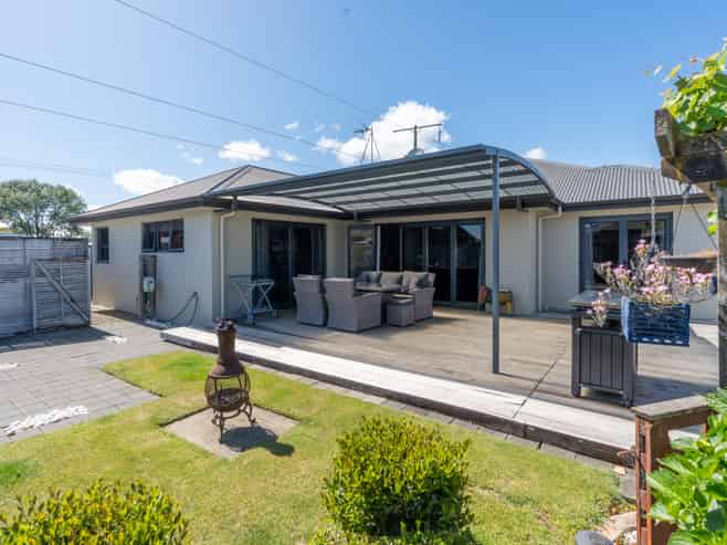 49 Stoneleigh Drive, Chartwell