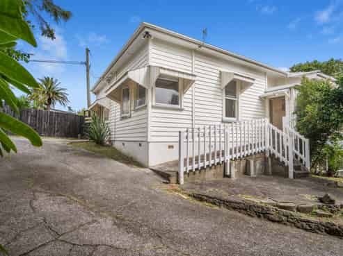 17 Awaroa Road, Sunnyvale