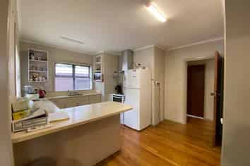 28A Beach Road, Pahurehure