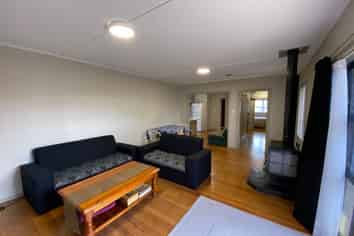 28A Beach Road, Pahurehure