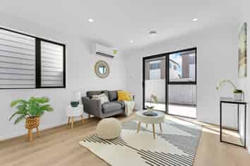 8D Gardiner Grove, Mangere East