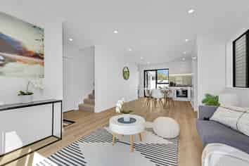 8D Gardiner Grove, Mangere East