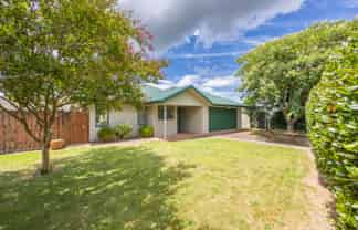 7 Grasmere Court, Huntington