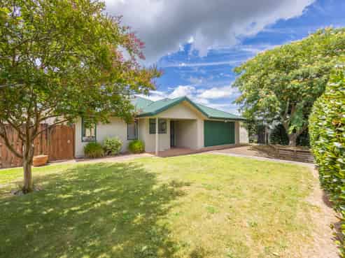 7 Grasmere Court, Huntington