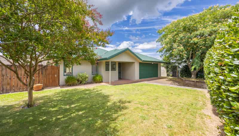 7 Grasmere Court, Huntington