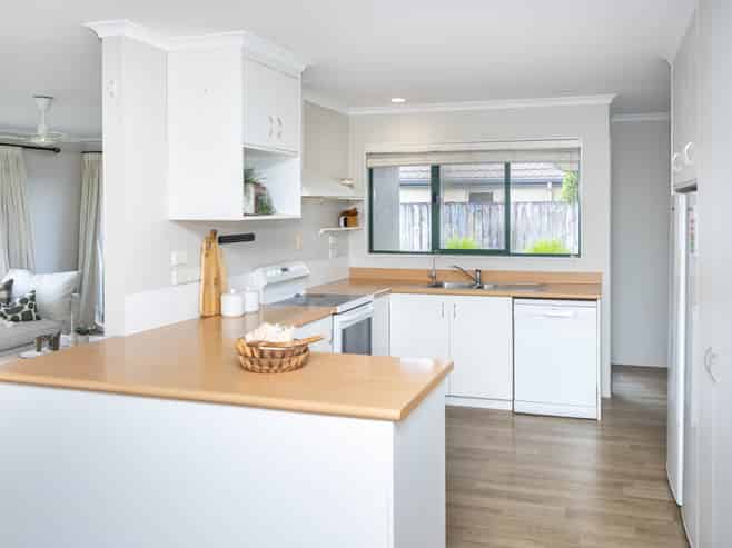 7 Grasmere Court, Huntington