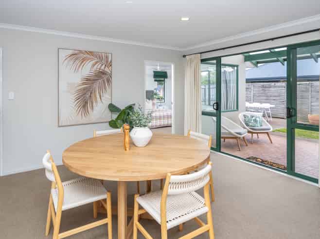 7 Grasmere Court, Huntington