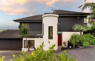 1/142 Sunset Road, Unsworth Heights