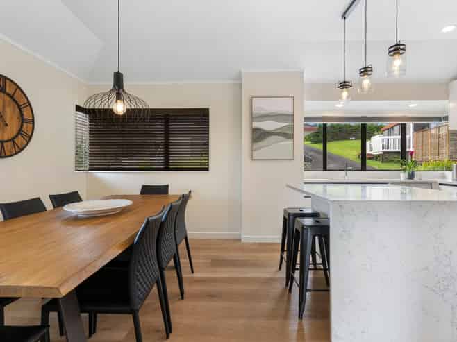 1/142 Sunset Road, Unsworth Heights