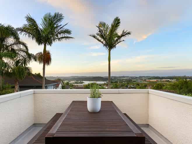 1/142 Sunset Road, Unsworth Heights