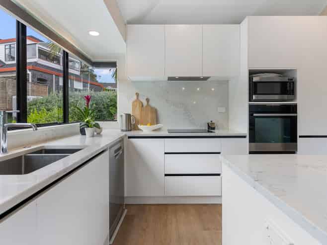 1/142 Sunset Road, Unsworth Heights