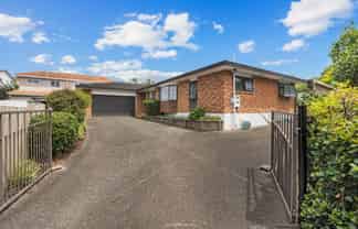 37 Whiting Grove, West Harbour