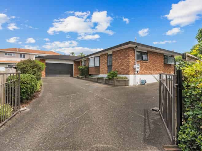 37 Whiting Grove, West Harbour